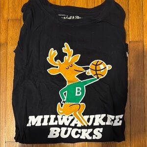Milwaukee Bucks Black Short Sleeve Tshirt XL